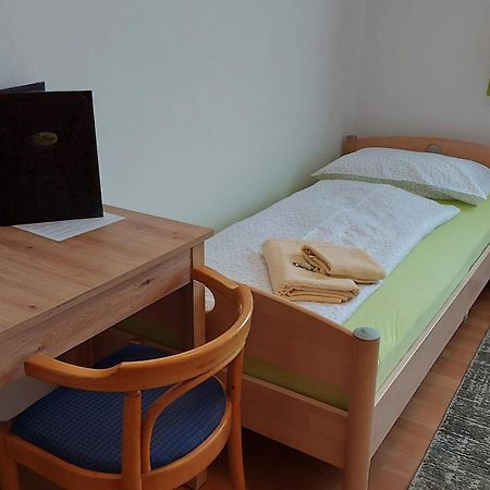 Gaestehaus Franz Kroatisch Geresdorf Esterno foto